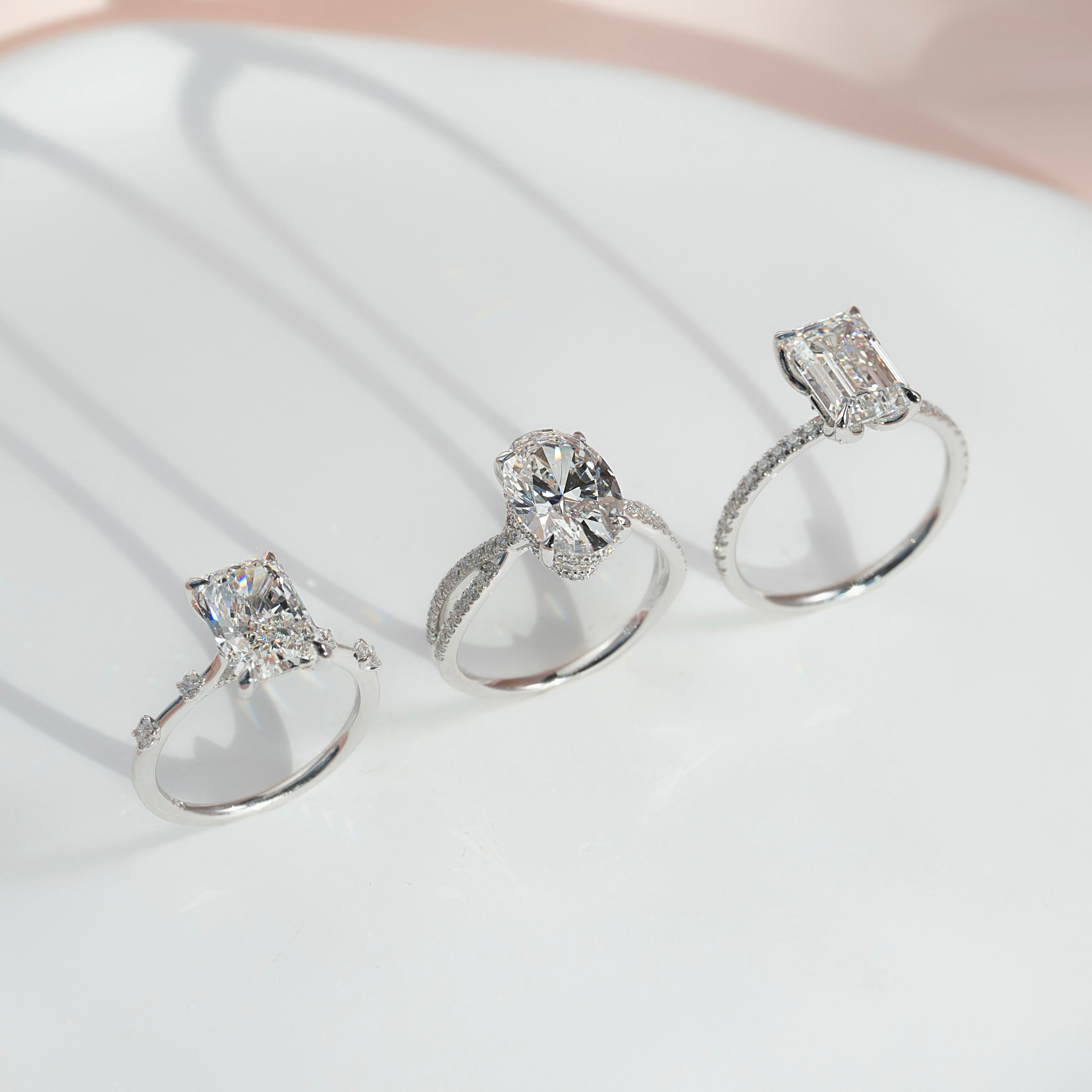 Why White Gold Engagement Rings Are Perfect for Winter Proposals