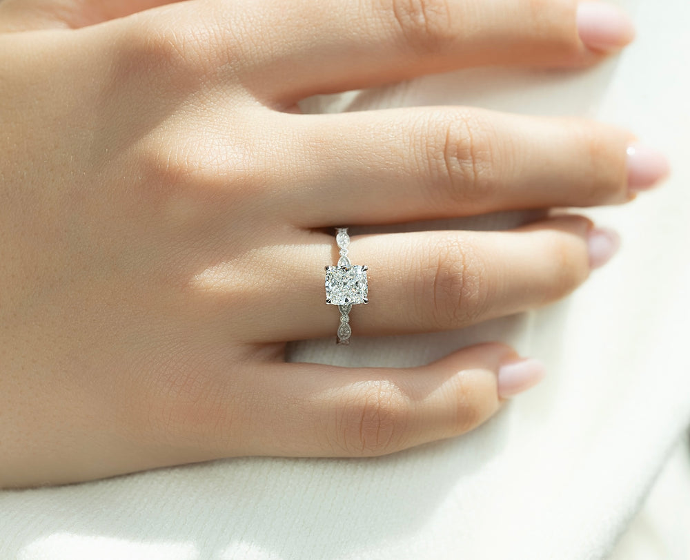 Vintage vs Modern Engagement Rings: Which is Right for Her?