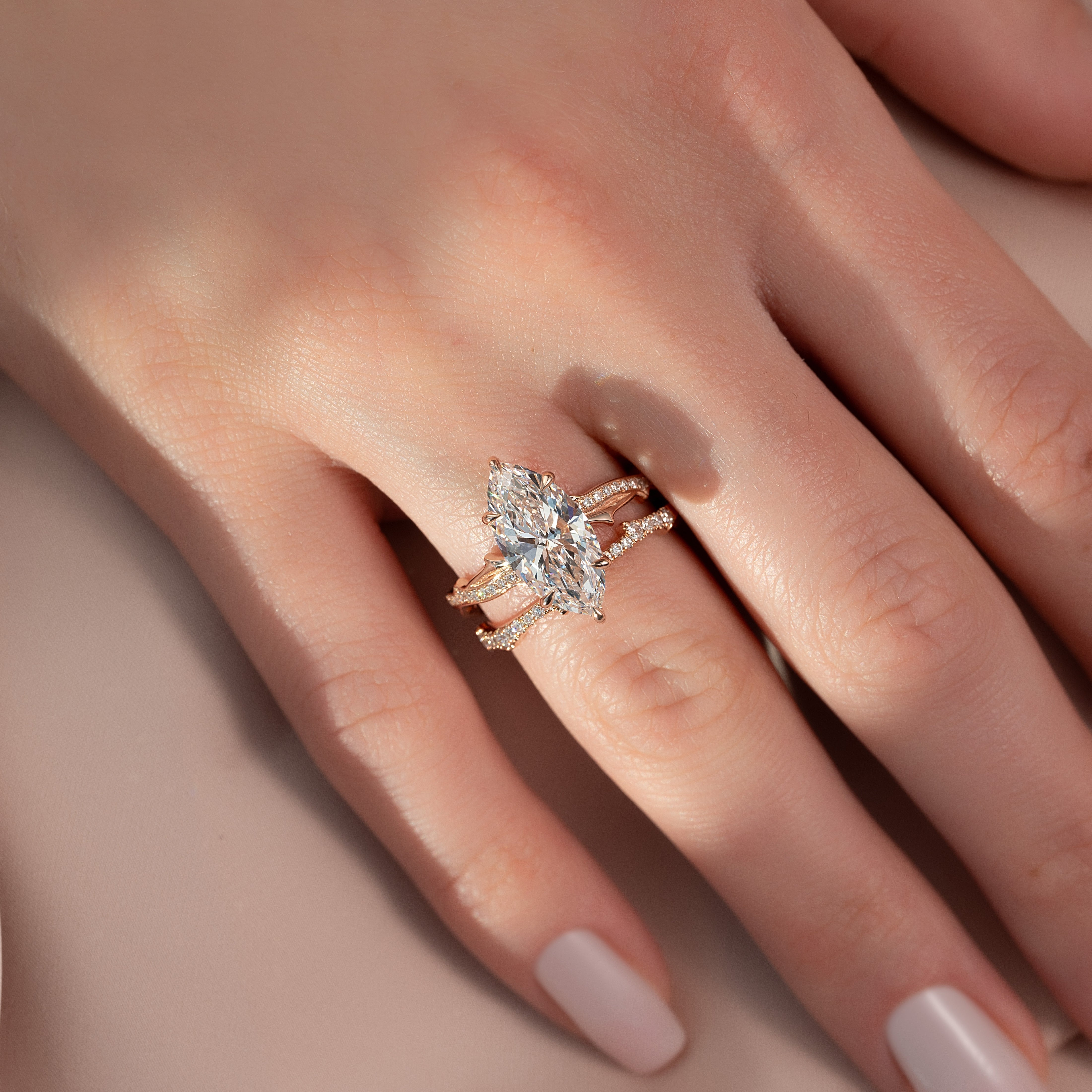 The Traditional Way to Wear a Wedding Band and Engagement Ring: A Step-by-Step Guide