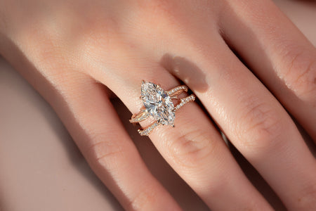The Traditional Way to Wear a Wedding Band and Engagement Ring: A Step-by-Step Guide