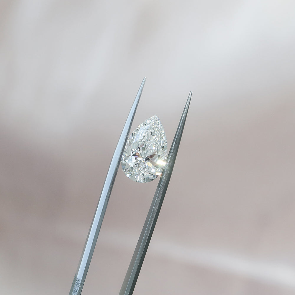 Pear-fection Personified: Rihanna's Dazzling Diamond Toe Ring