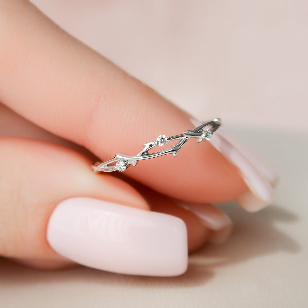 Promise ring vs Engagement ring