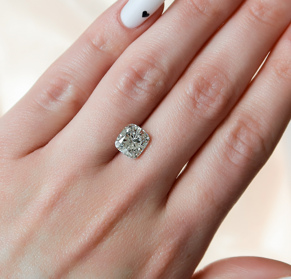 Cushion Cut Diamond Size (Chart, Dimensions, On Hand)