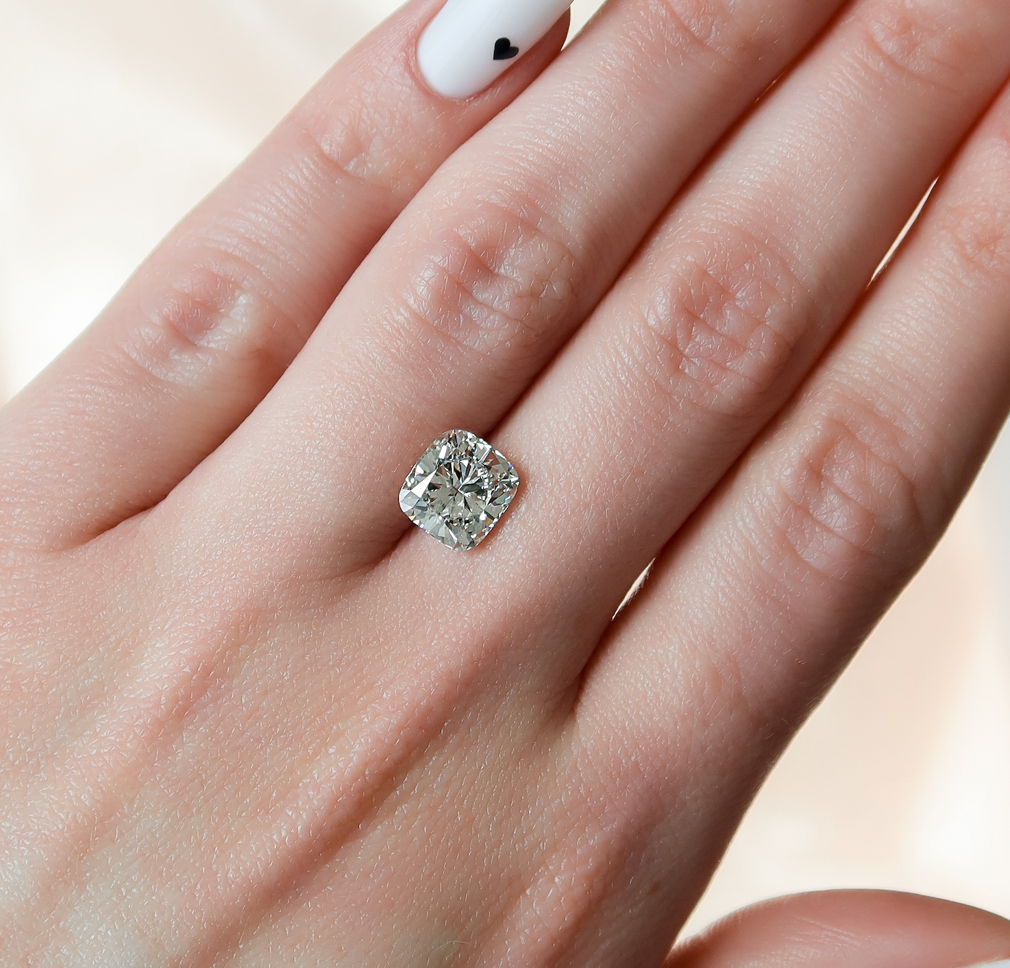 Cushion Cut Diamond Size (Chart, Dimensions, On Hand)