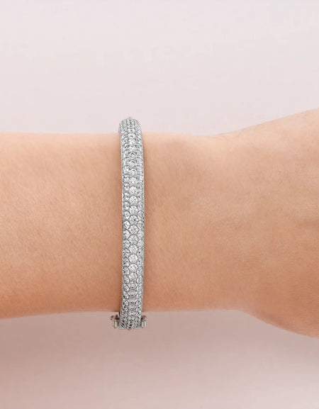 14k White Gold 5.98Tcw 3 Row Bombe Naomi, Round 18k White Gold 5.98Tcw 3 Row Bombe Naomi, Round